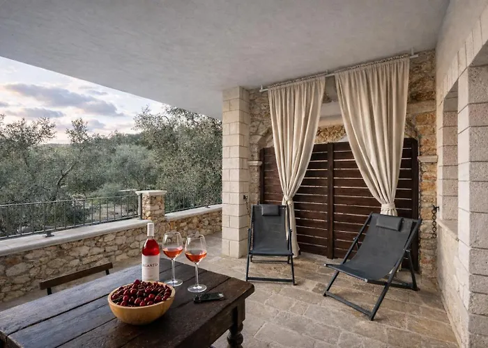 Hébergement de vacances La Chianconata- A *